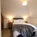 Nice 2 Bed House, Office, Wi-Fi, Free Parking