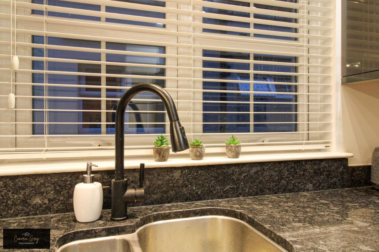 Apartment 2 Bed House, Office, Wi-fi, Free Parking Belfast