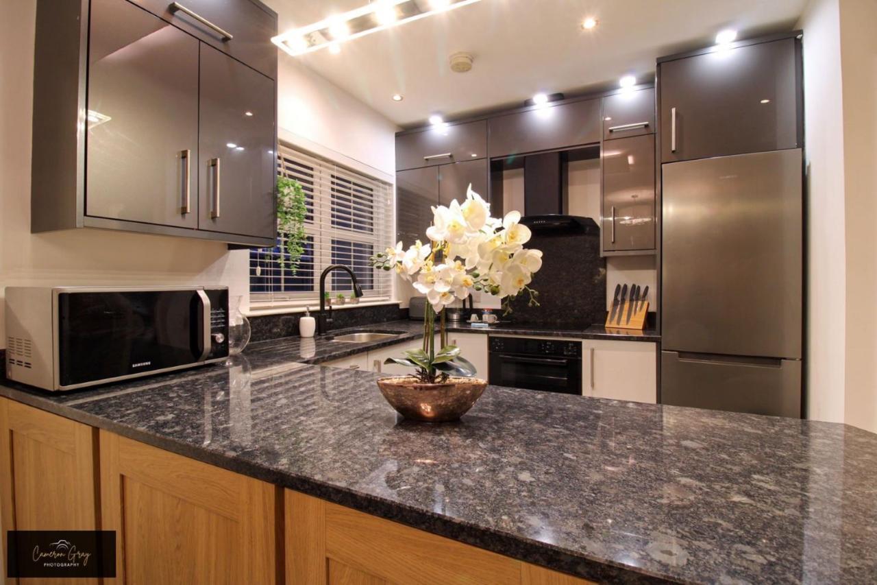 Apartment 2 Bed House, Office, Wi-fi, Free Parking Belfast