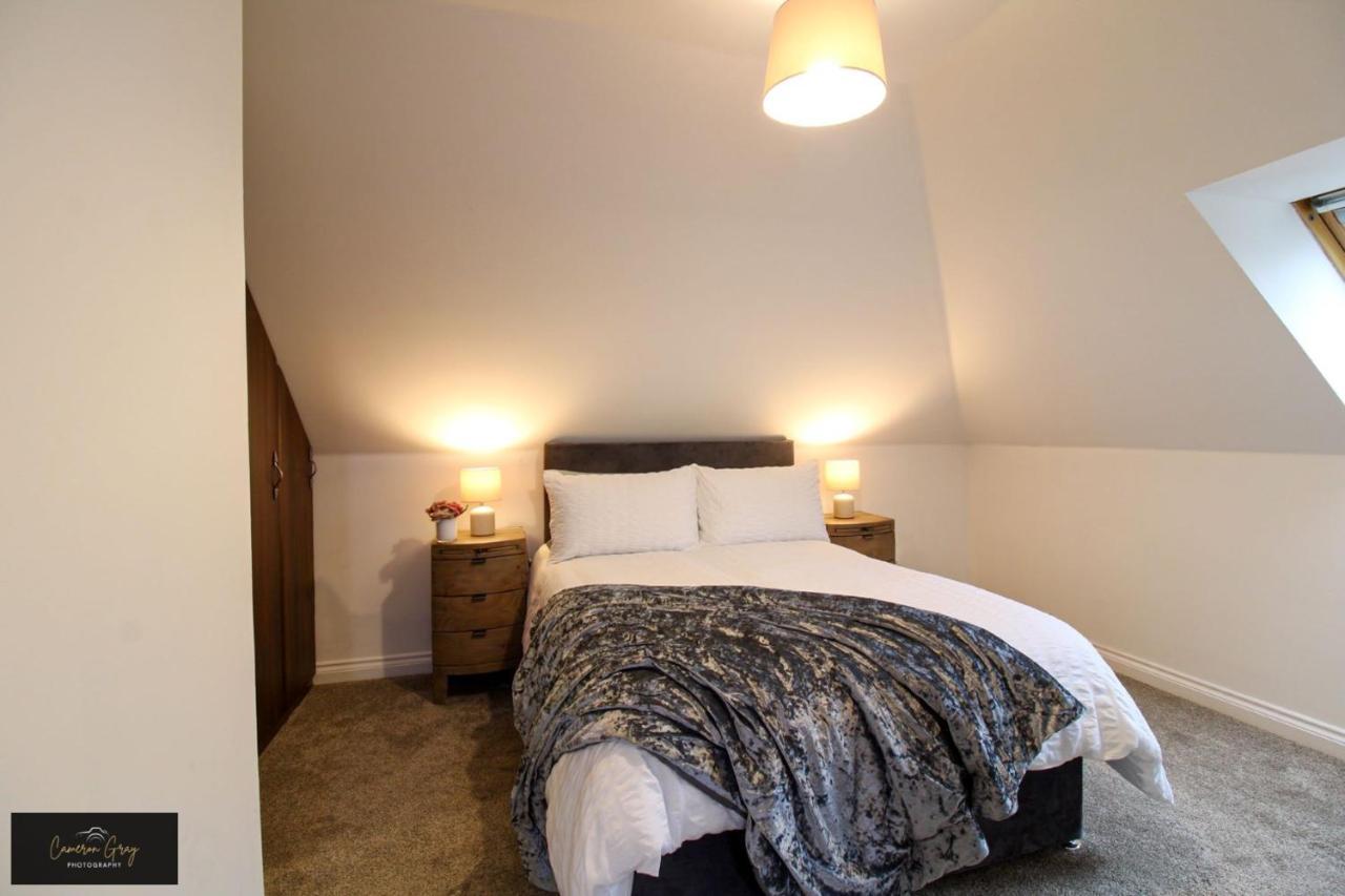 2 Bed House, Office, Wi-fi, Free Parking Apartment Belfast