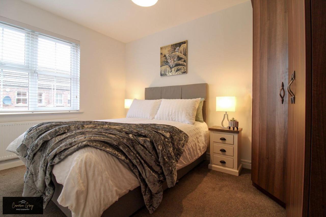 Apartment 2 Bed House, Office, Wi-fi, Free Parking