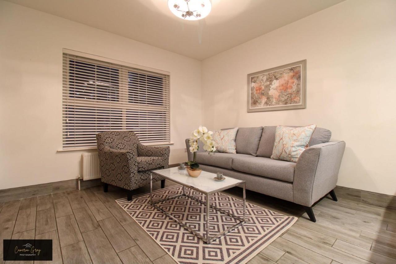 2 Bed House, Office, Wi-fi, Free Parking * Belfast